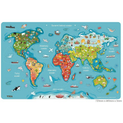 Dřevěná mapa světa s tabulí v českém jazyce