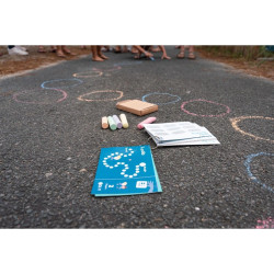 Hry s křídami na chodník