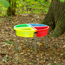 Stůl + 4 transparentní barevné boxy